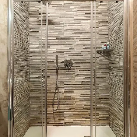 Silvy House Apartament *